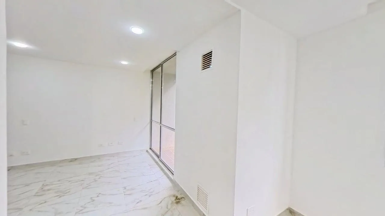 Apartamento en Ciudad Jardín Sur foto 2