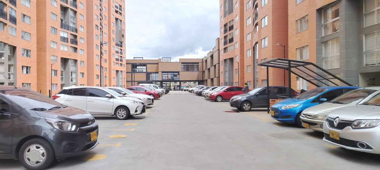 Apartamento de 3 alcobas en venta en Fontibon San Pablo, Bogotá, 40 m² · foto 20 de 24