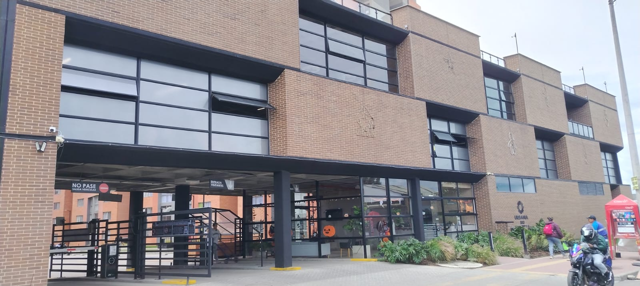 Apartamento de 3 alcobas en venta en Fontibon San Pablo, Bogotá, 40 m² · foto 14 de 24