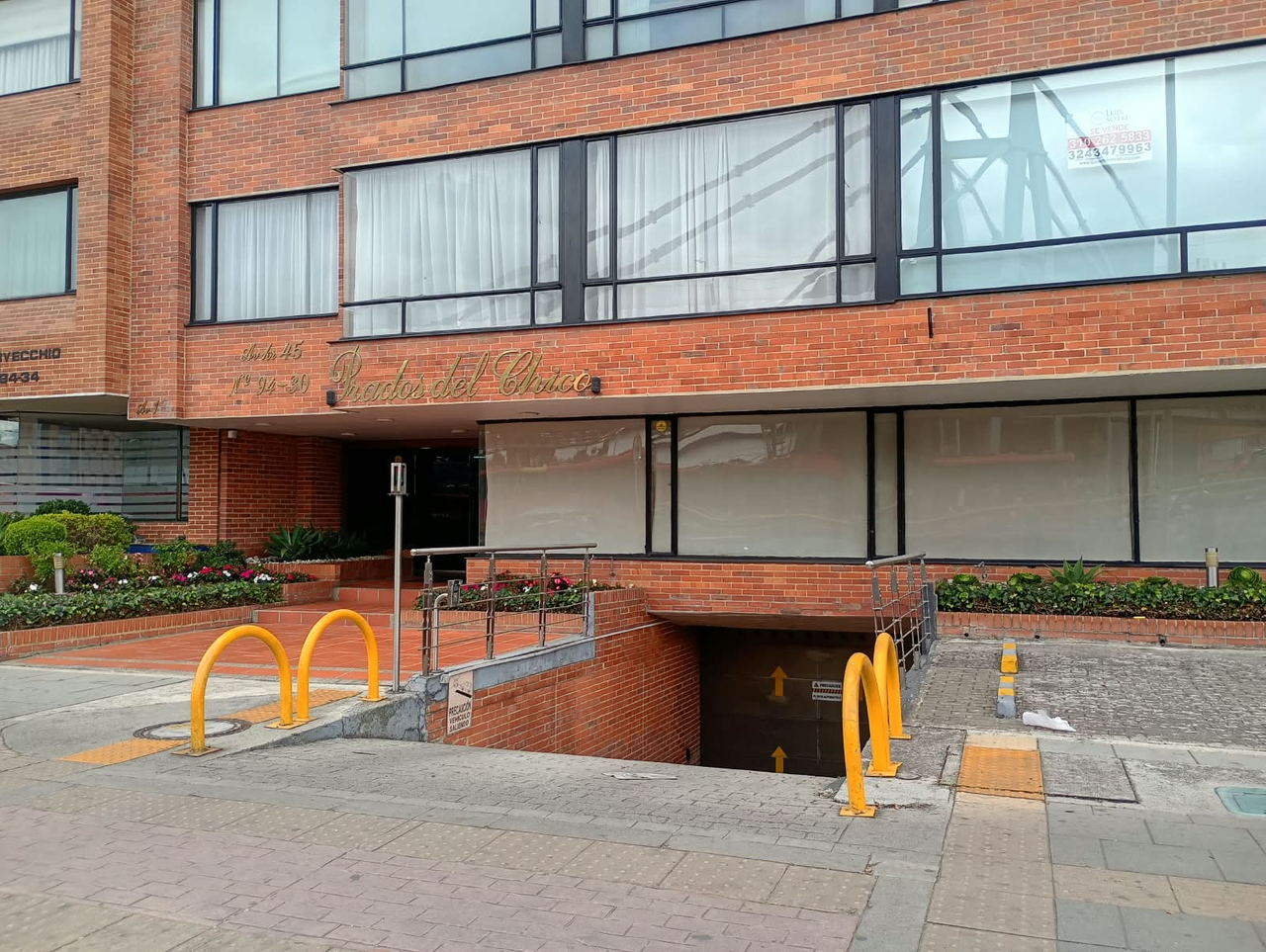 Apartamento de 3 alcobas en venta en Chico Lago, Bogotá, 116 m² · foto 21 de 24