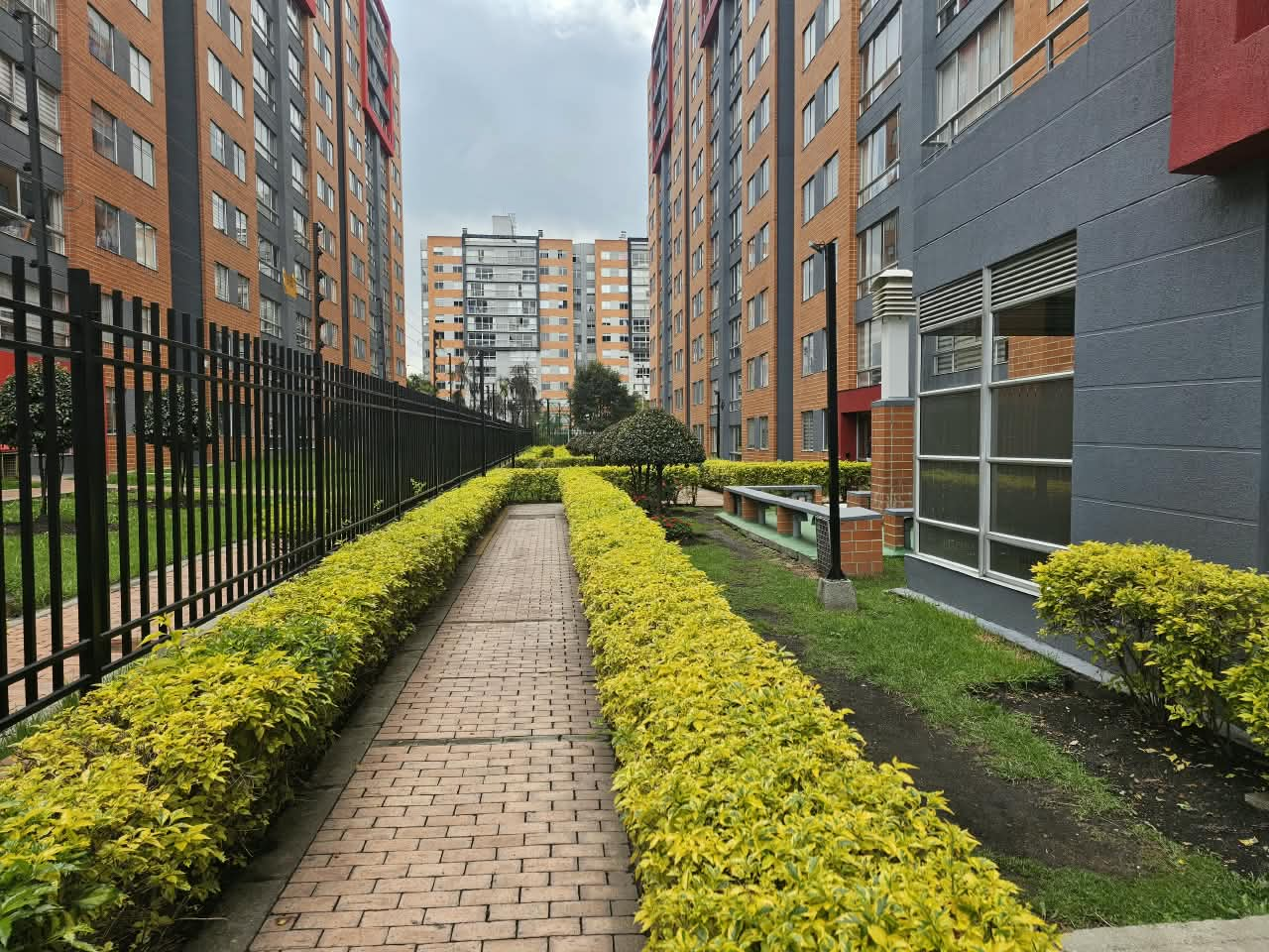 Apartamento de 3 alcobas en venta en Calandaima, Bogotá, 59 m² · foto 16 de 24