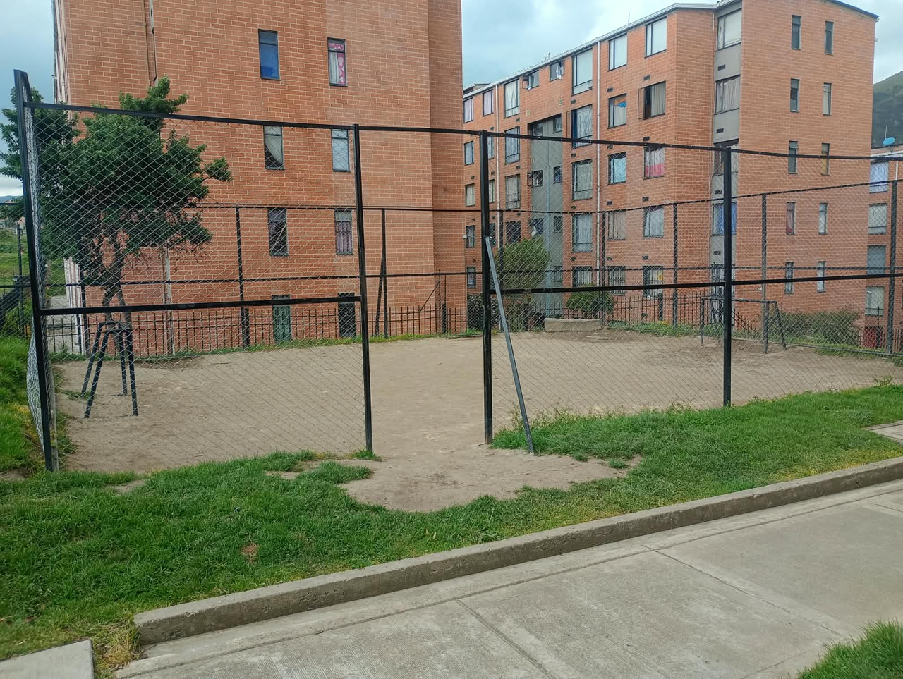 Apartamento de 3 alcobas en venta en Ciudad Usme, Bogotá, 48 m² · foto 20 de 21