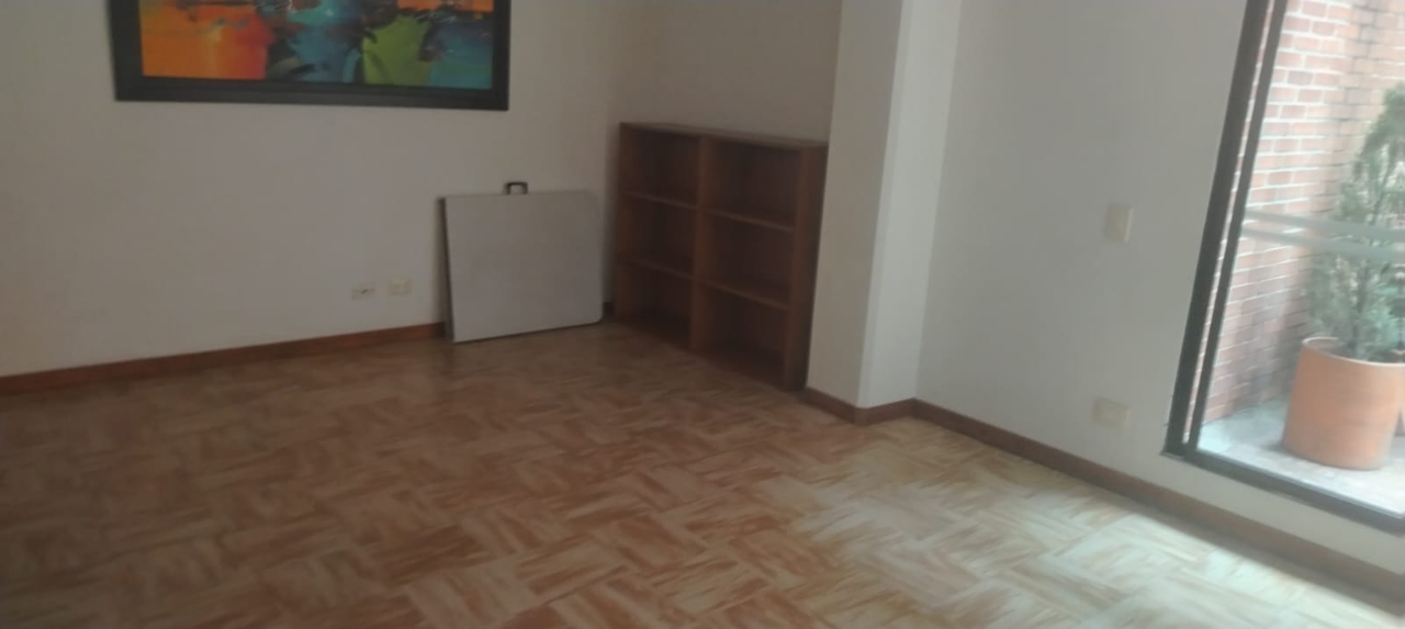 Apartamento de 2 alcobas en venta en Chico Lago, Bogotá, 83 m² · foto 22 de 24