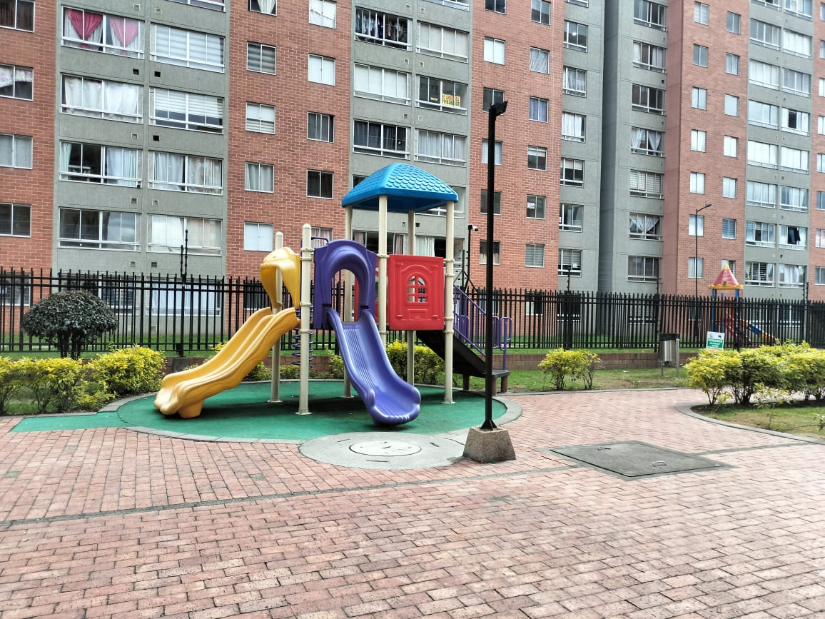 Apartamento de 3 alcobas en venta en Calandaima, Bogotá, 81 m² · foto 23 de 24