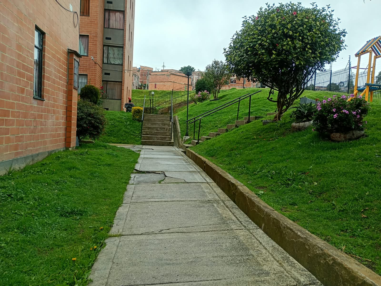 Apartamento de 2 alcobas en venta en Ciudad Usme, Bogotá, 49 m² · foto 16 de 18
