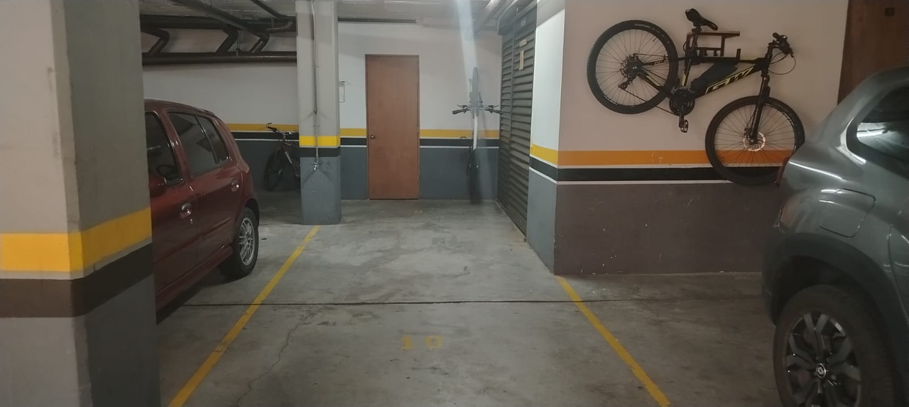 Apartamento de 2 alcobas en venta en Chico Lago, Bogotá, 83 m² · foto 24 de 24
