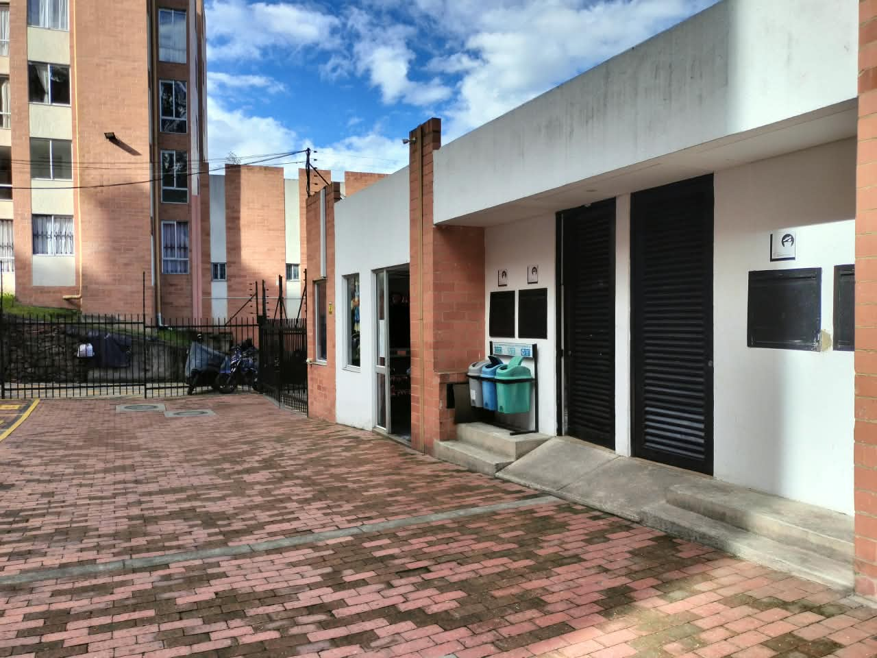 Apartamento de 3 alcobas en venta en San Blas, Bogotá, 48 m² · foto 21 de 24