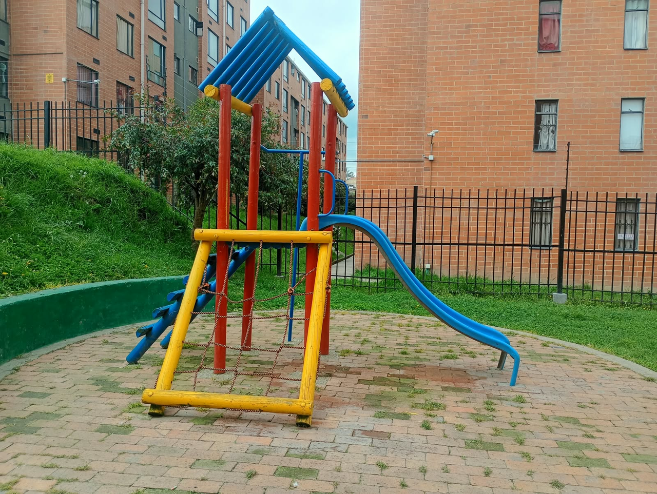 Apartamento de 3 alcobas en venta en Ciudad Usme, Bogotá, 48 m² · foto 17 de 21