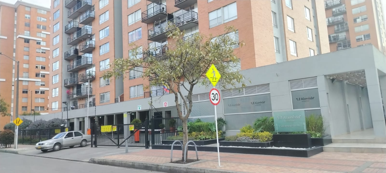 Apartamento de 3 alcobas en venta en Granjas De Techo, Bogotá, 78 m² · foto 17 de 24