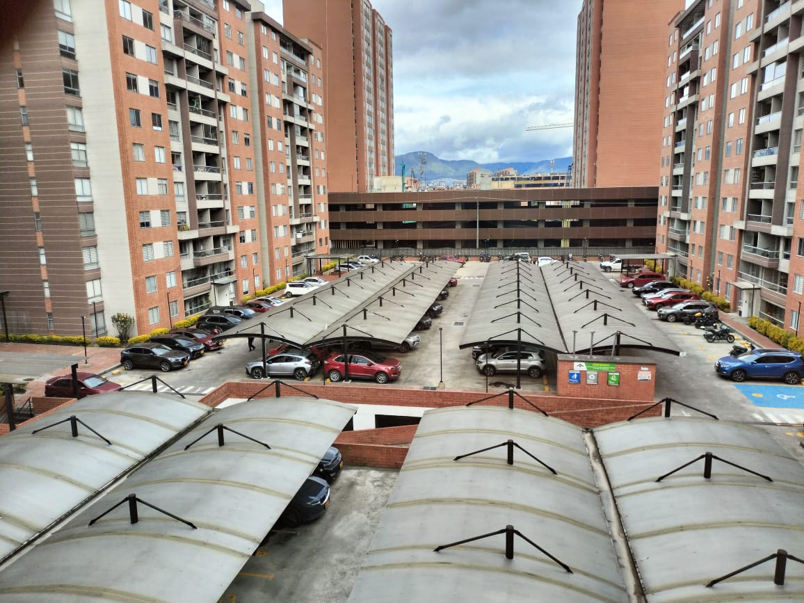 Apartamento de 3 alcobas en venta en Calandaima, Bogotá, 81 m² · foto 18 de 24