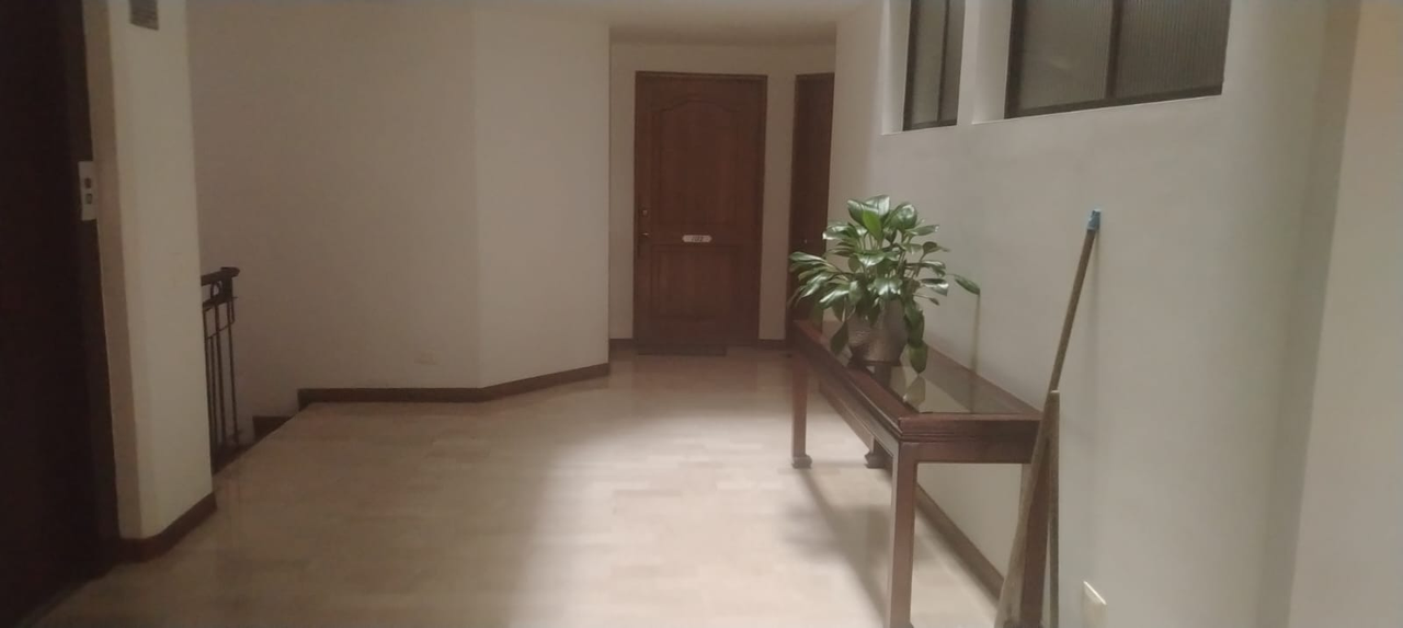 Apartamento de 2 alcobas en venta en Chico Lago, Bogotá, 83 m² · foto 19 de 24