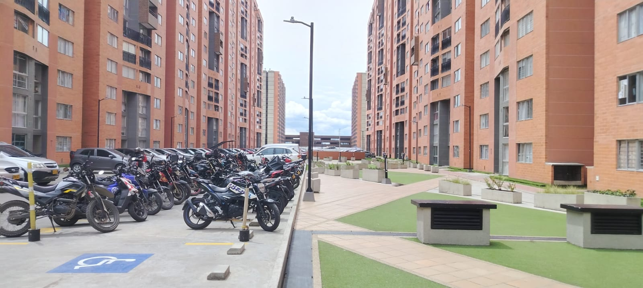 Apartamento de 3 alcobas en venta en Fontibon San Pablo, Bogotá, 40 m² · foto 17 de 24