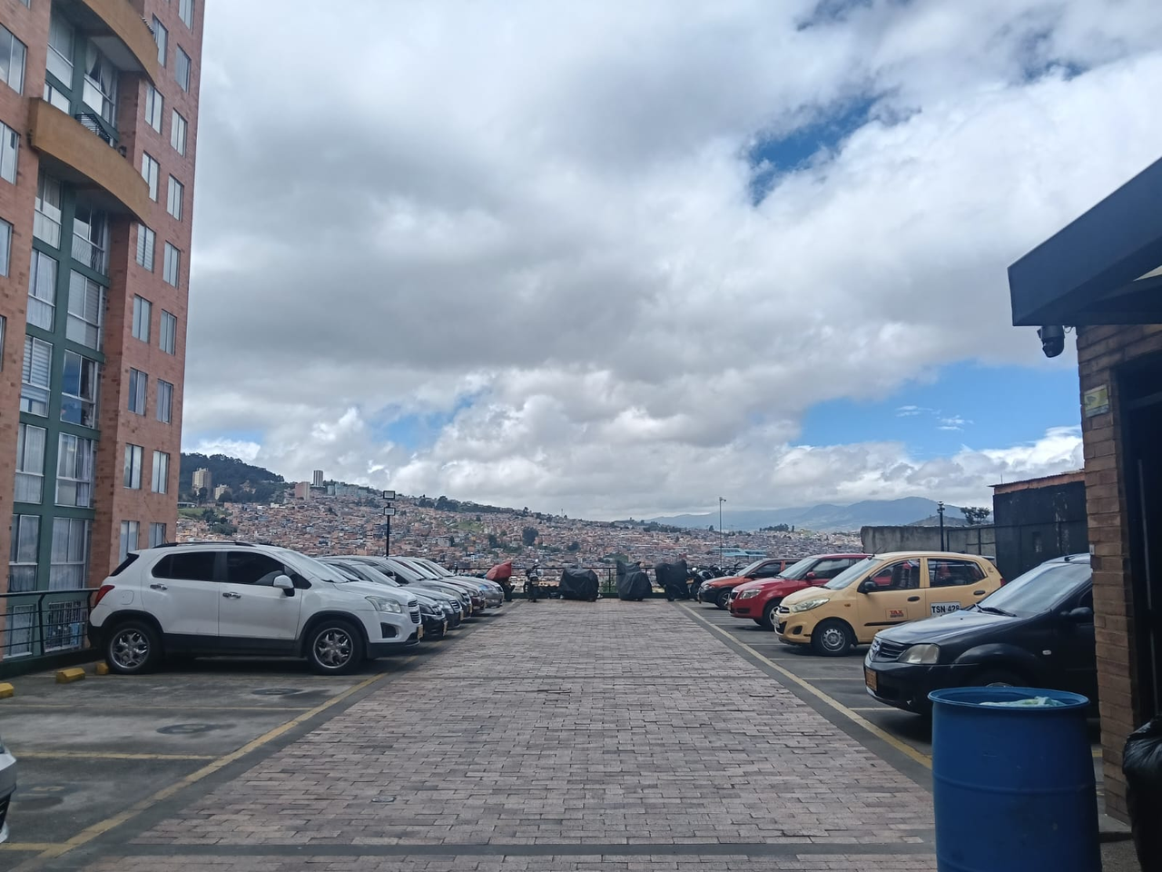 Apartamento de 2 alcobas en venta en Lourdes, Bogotá, 40 m² · foto 16 de 21