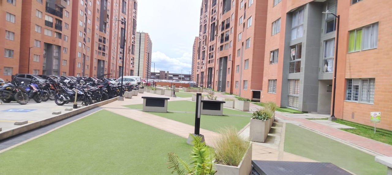 Apartamento de 3 alcobas en venta en Fontibon San Pablo, Bogotá, 40 m² · foto 18 de 24