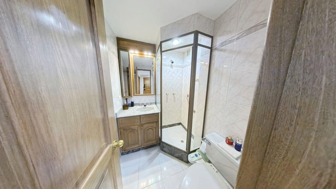 Apartamento de 2 alcobas en venta en Chico Lago, Bogotá, 83 m² · foto 15 de 24