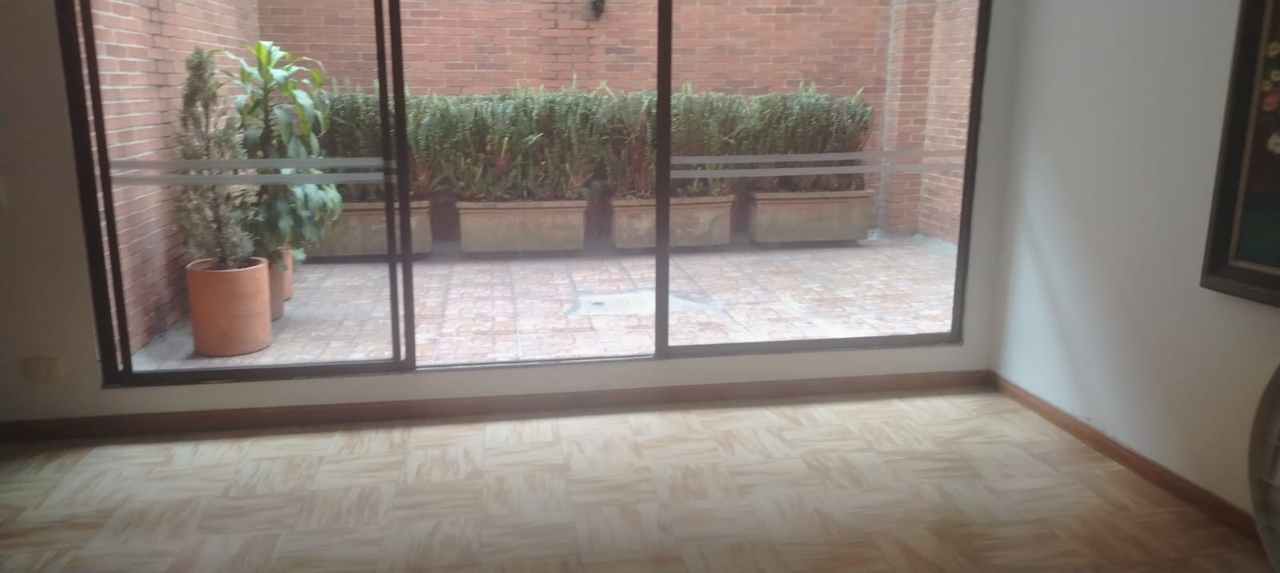 Apartamento de 2 alcobas en venta en Chico Lago, Bogotá, 83 m² · foto 21 de 24