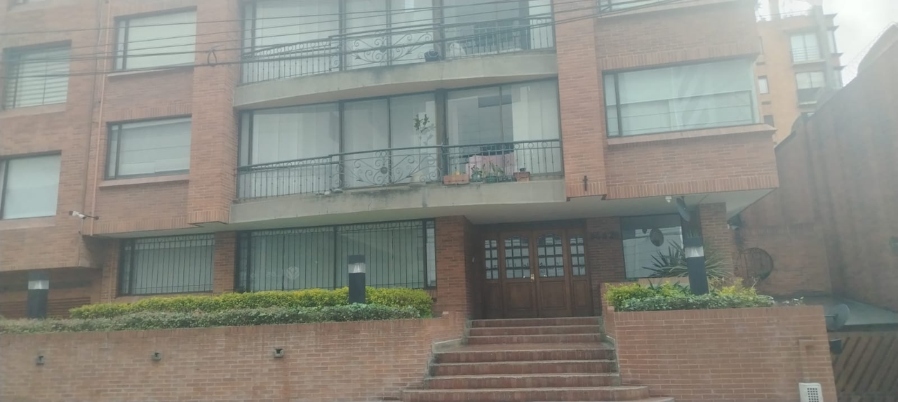 Apartamento de 2 alcobas en venta en Chico Lago, Bogotá, 83 m² · foto 16 de 24