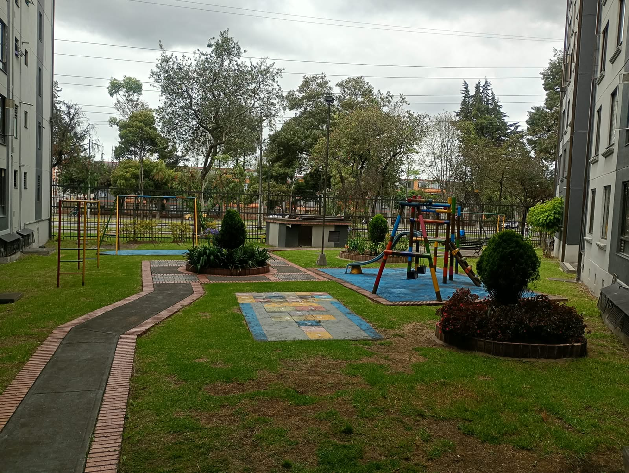 Apartamento de 3 alcobas en venta en Granjas De Techo, Bogotá, 109 m² · foto 23 de 24