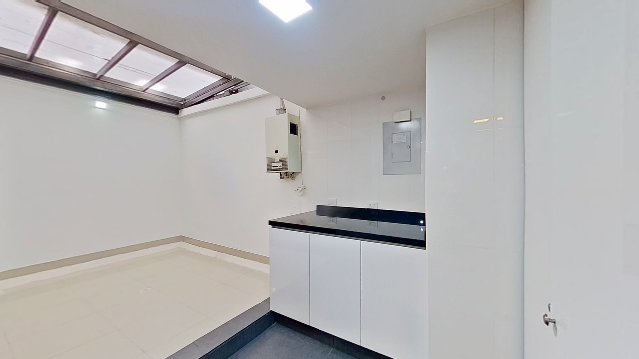 Apartamento en venta en Santa Barbara, Bogotá · foto 8 de 20